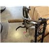 Image 15 : GREY NO BRAND DOWNHILL BIKE WITH HYDRAULIC DISC BRAKES, 26 INCH WHEELS