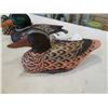 Image 2 : 3 PAINTED WOODEN DUCK FIGURES