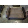 Image 2 : WICKER LOOK OTTOMAN