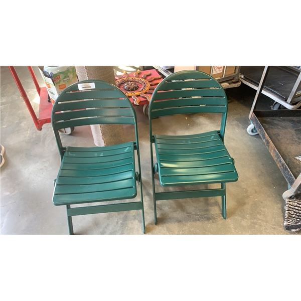 2 GREEN FOLDING PATIO CHAIRS