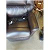 Image 8 : LEATHER LIFT CHAIR