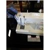 Image 2 : SINGER SEWING MACHINE