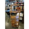 Image 1 : OAK KNICKNACK SHELF