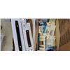 Image 2 : Box of sewing thread and sewing accessories