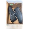 Image 2 : 2 PAIRS OF NEW RUNNERS - SIZE 9 1/2 STEVE MADDEN AND SIZE 10 SKECHERS