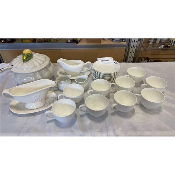 LOT OF MAXWELL AND WILLIAMS CASHMERE GRAVY BOAT, CUPS AND SAUCERS, AND OTHER DISHES