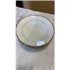 Image 2 : LOT OF WHITE AND GOLD BAVARIA DISHES