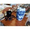 Image 1 : EASTERN VASE AND VASE ON CART STAND
