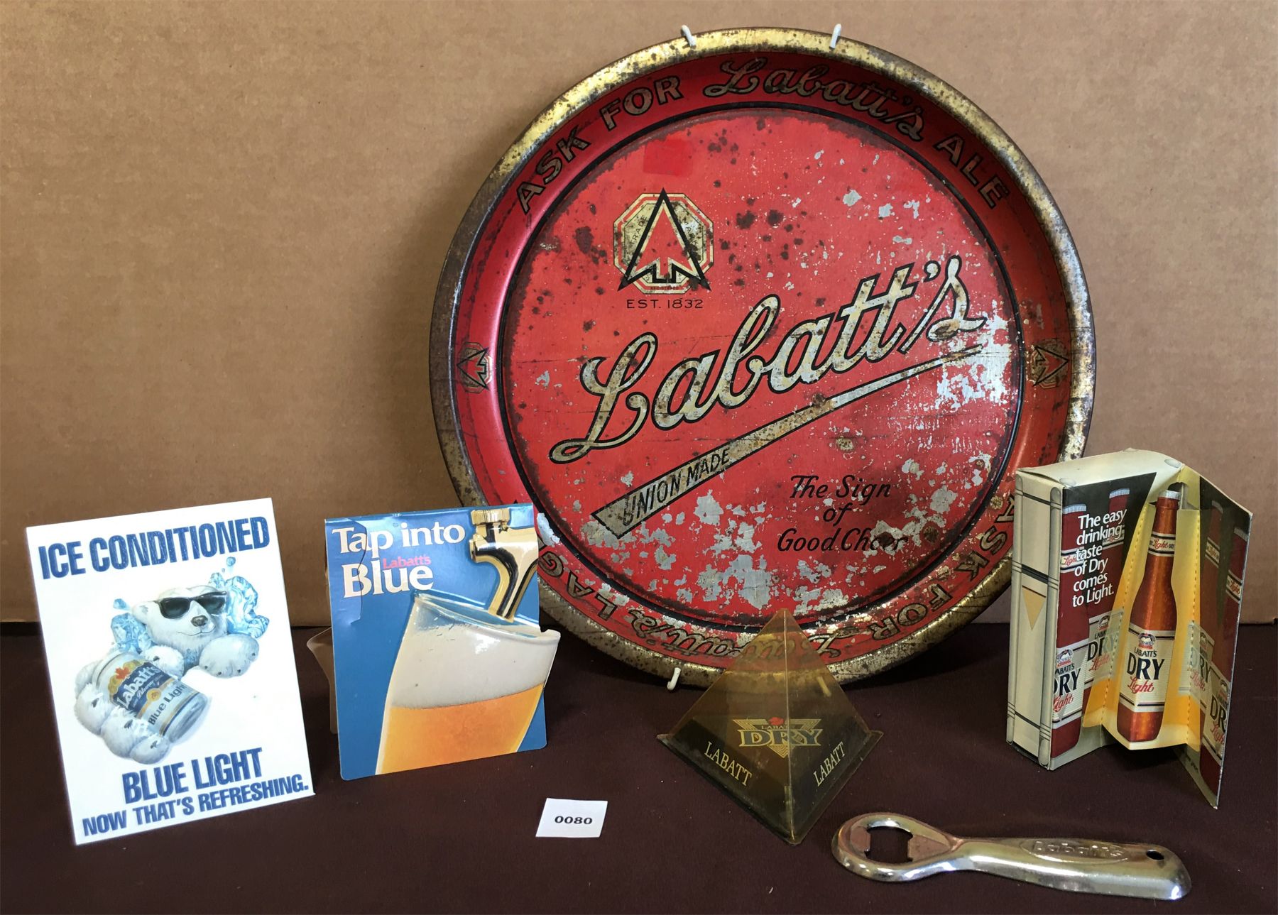 LOT OF LABATT'S ADVERTISING, W/LABATT'S ALE RED TRAY - Kidd Family Auctions