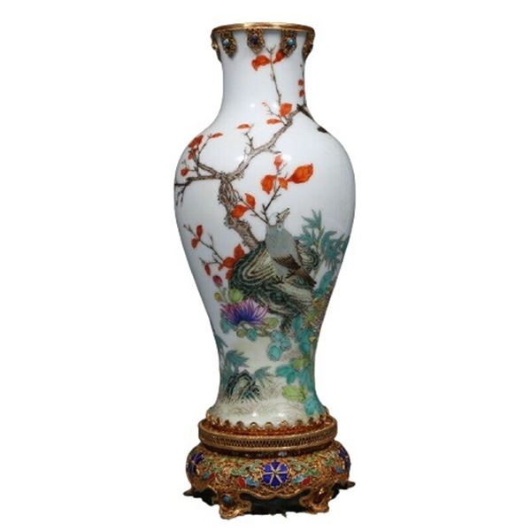 Chinese Famille Rose Porcelain Vase Qianlong Mark