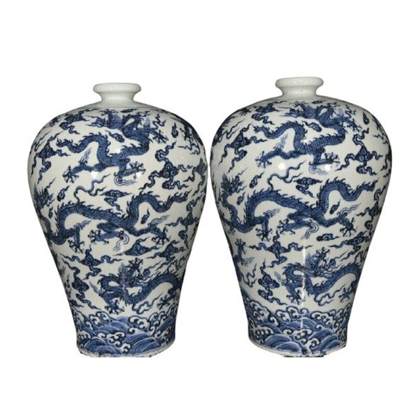 Chinese Blue And White Porcelain Vase Pair Qianlong Period