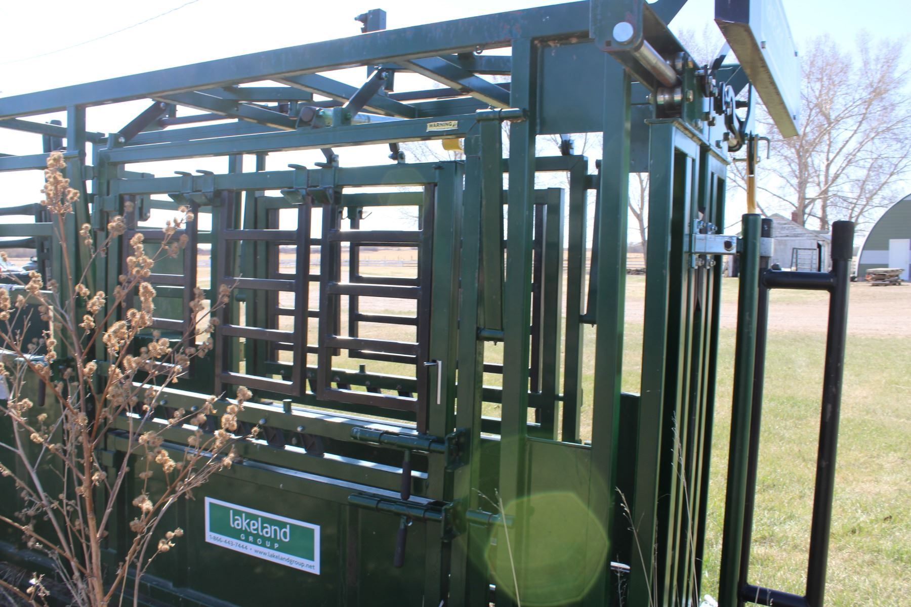 Lakeland Squeeze Chute with Palpation chute - Q catch head gate