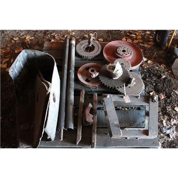 Sprockets etc (everything on pallet)