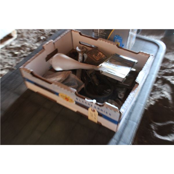 2OT multi positional hydraulic bottle jack & tools etc.