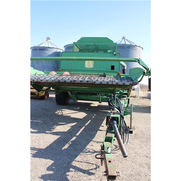 1983 John Deere 7721 Pull Type Combine