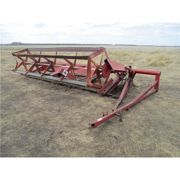 IHC Pull Type swather 15' and 18' reel