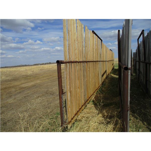 4 Standing Panels windbreaks 30'