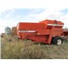 Image 3 : White 8650 Harvest Boss Pull type combine