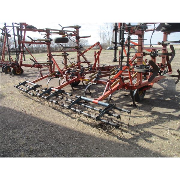 Morris Magnum cultivator 25'