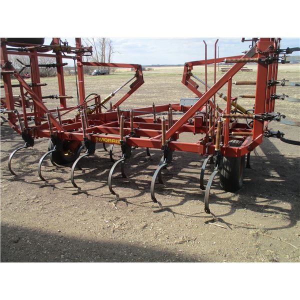Morris Challenger II cultivator 30'
