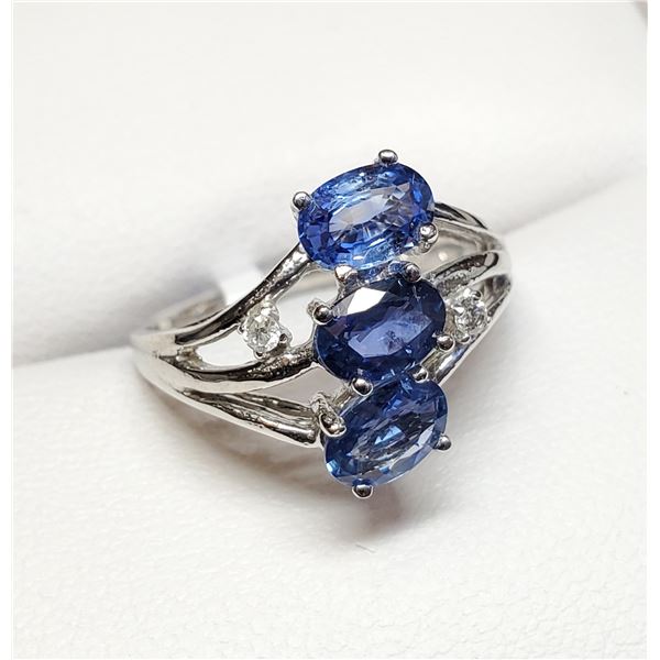 EC156-18 10K  NATURAL SAPPHIRE DIAMOND RING