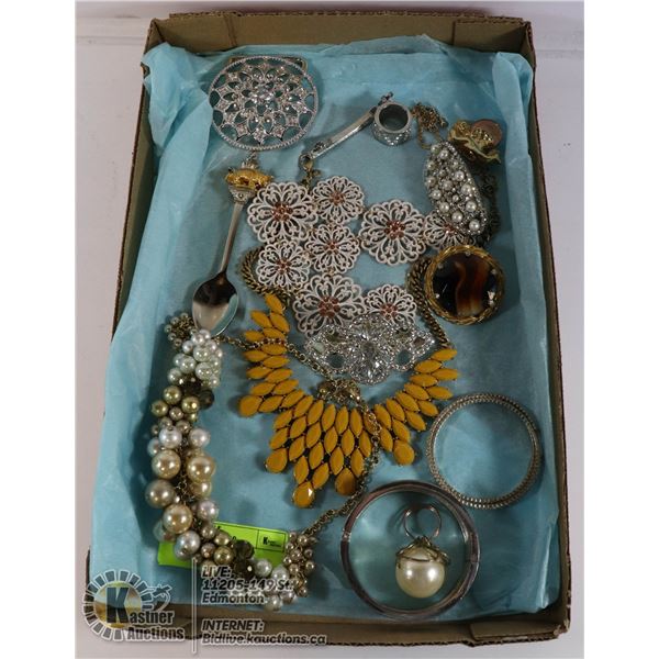 FLAT OF VINTAGE JEWELRY