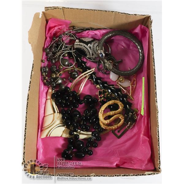 FLAT OF VINTAGE JEWELRY