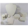 Image 1 : LOT OF WHITE JEWELRY DISPLAYS