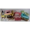 Image 1 : FLAT OF DOLL HOUSE FURNITURE