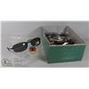 Image 1 : BOX OF SUNGLASSES.