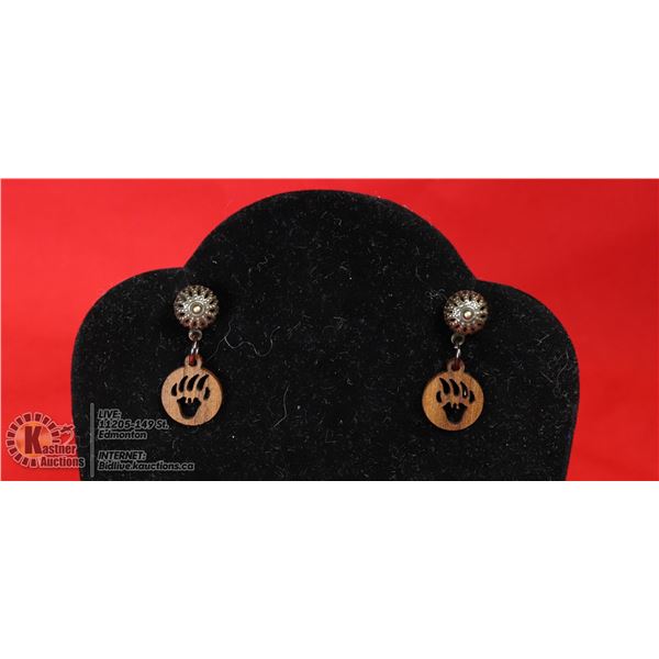 WOODEN BEAR PAWS ON POSTS