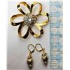 Image 1 : 10)  VINTAGE GOLD TONE OPEN FLOWER DESIGN