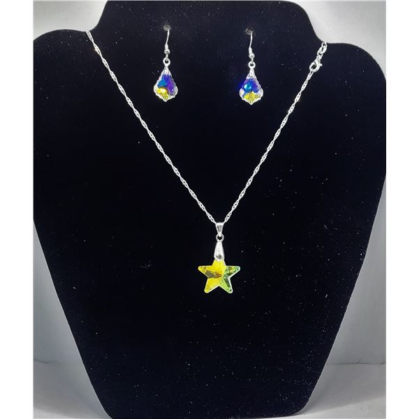 15)  SWAROVSKI CRYSTAL STAR PENDANT ON 20"