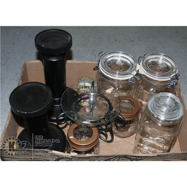 HOME DECOR LOT: INCLUDES LOCKING JARS, CANDLE