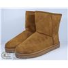 Image 1 : NEW PAIR OF UGG STYLE BOOTS SIZE EU43