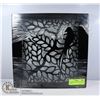 Image 1 : NEW METAL WILDLIFE SHADOWBOX - RAVEN