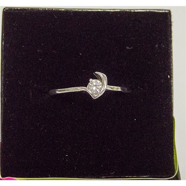 VINTAGE .925 STERLING SILVER RING SET WITH WHITE