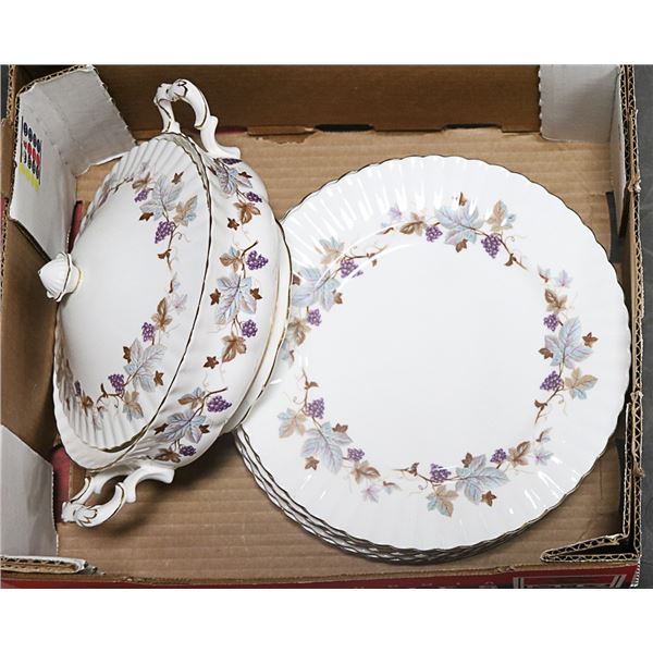 ROYAL ALBERT CHINA "LORRAINE" PATTERN- 12 PIECES