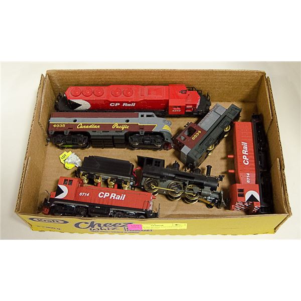 TRAY OF HO SCALE LOCOMOTIVES MODEL RAILROAD