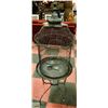 Image 1 : VINTAGE STYLE METAL BIRDCAGE - 59" TALL