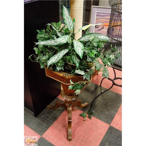 ANTIQUE WOOD PLANT STAND WITH PLANT