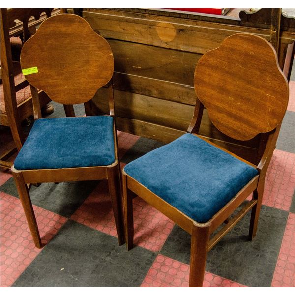 PAIR OF ANTIQUE WOOD CHAIRS