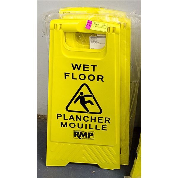BUNDLE OF 3 "WET FLOOR" SIGNS