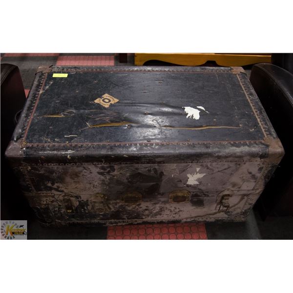 ANTIQUE STEAMER TRUNK 40.5" X 23.5" X 22" APPROX