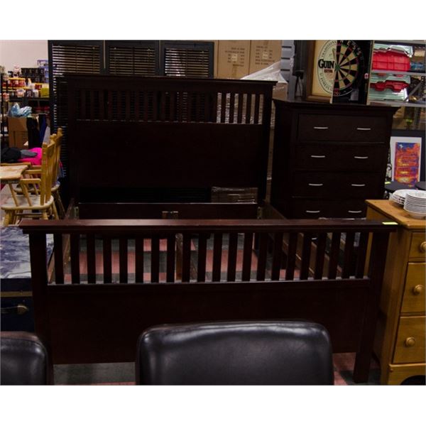 86" X 66" X 33.5" APPROX WOODEN BEDFRAME