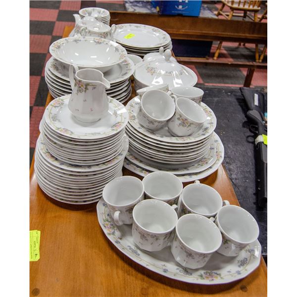 88 PIECES OF BELFOR SPRING BOUQUET FINE CHINA