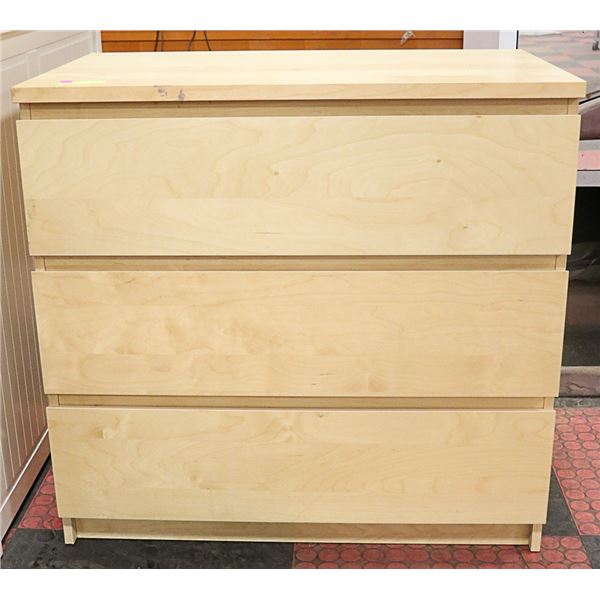 30.5" X 32" X 19" APPROX WOOD TONE DRESSER