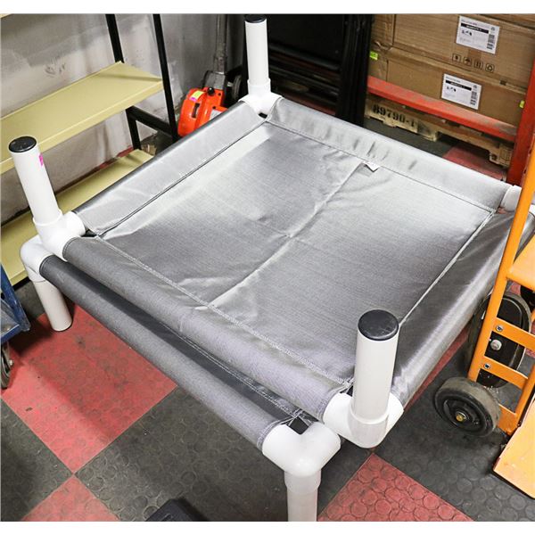 LOT OF 2 DOG BEDS