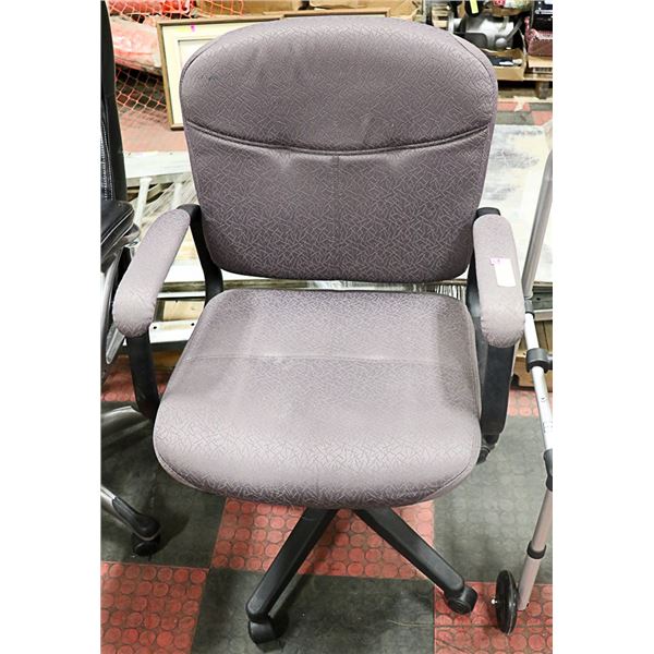 GRAY FABRIC OFFICE CHAIR