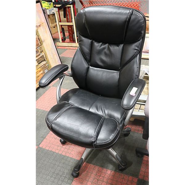 BLACK LEATHER OFFICE CHAIR
